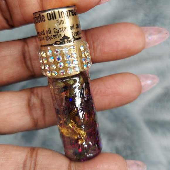 Natural Cuticle Oil Glass Roller - Picture 3 of 16